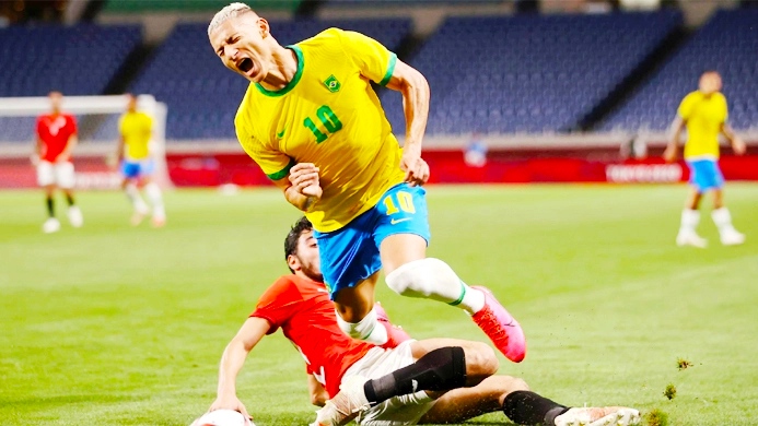 মিশরকে হারিয়ে সেমিতে ব্রাজিল