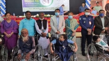 ব্রাহ্মণবাড়িয়ায় প্রতিবন্ধীদের মাঝে হুইল চেয়ার বিতরণ