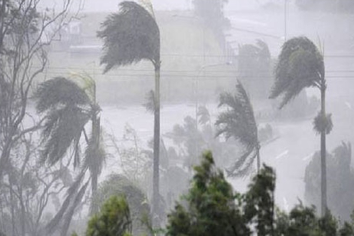 পটুয়াখালীতে মুষলধারে বৃষ্টি, সাগর উত্তাল