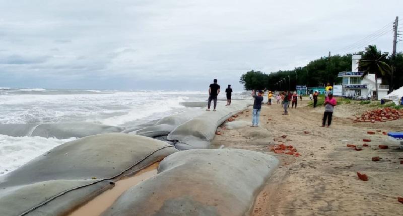 ঘূর্ণিঝড় ‘সিত্রাং’: চট্টগ্রামের আশ্রয়কেন্দ্রে ৪ লাখ মানুষ