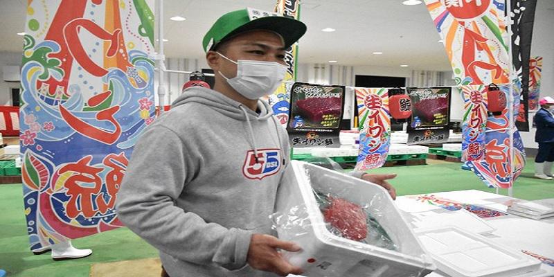 এক কেজি তিমির লেজের মাংস সাড়ে ৩ লাখ টাকা!