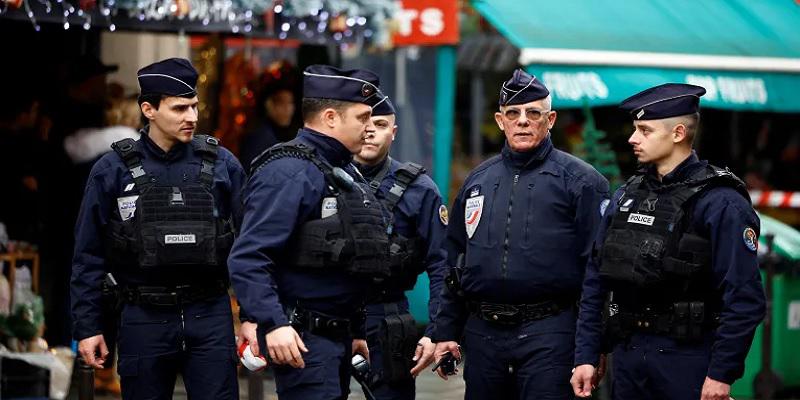 বন্দুকধারী বৃদ্ধার গুলিতে প্যারিসে ৩ জন নিহত