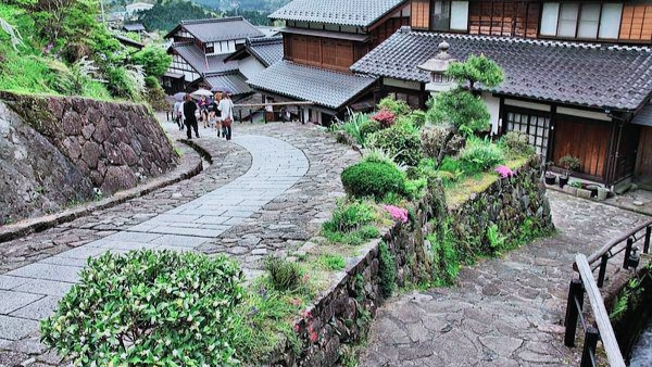 রাজধানী ছেড়ে গ্রামাঞ্চলে গেলেই মিলবে লাখ লাখ টাকা!