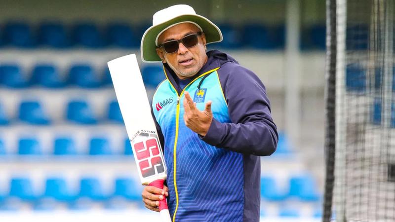 কোচের দায়িত্ব নিতে ঢাকায় পৌঁছেছেন হাথুরু