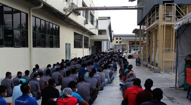 মালয়েশিয়ায় বাংলাদেশিসহ সাড়ে ২২ হাজার অভিবাসী আটক