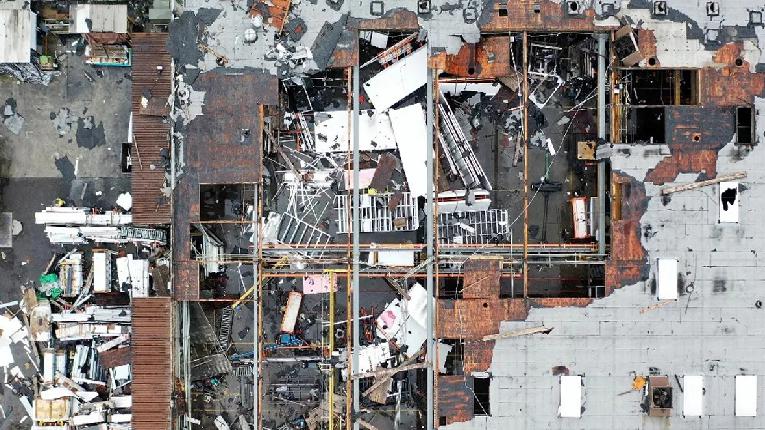 ক্যালিফোর্নিয়ায় ঝড়ে ৫ জনের মৃত্যু