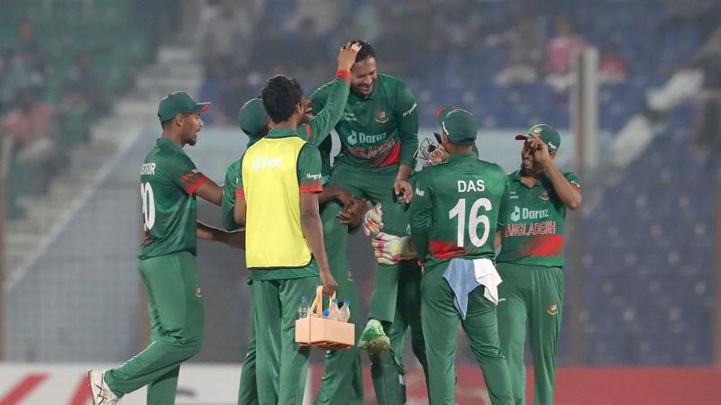 ওয়ানডেতে সাকিবের নতুন রেকর্ড