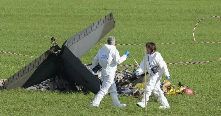 ইতালিতে মাঝ-আকাশে দুই বিমানের মুখোমুখি সংঘর্ষ