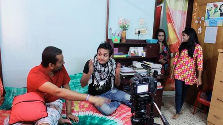 নিজের চাকুরির কর্মব্যস্ততায় অভিনয়ে অনিয়মিত শিমুল খান