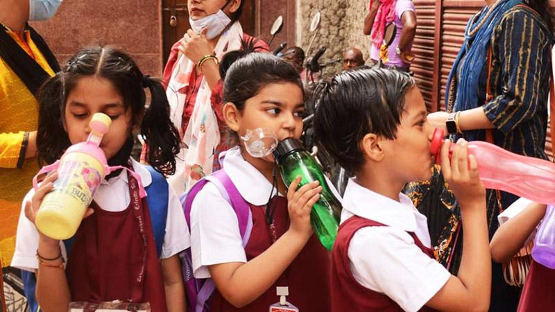 তীব্র তাপপ্রবাহে পশ্চিমবঙ্গে সব শিক্ষা প্রতিষ্ঠান বন্ধ ঘোষণা