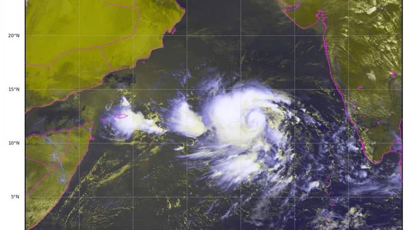 কোথায় আঘাত হানবে ধেয়ে আসা ঘূর্ণিঝড় বিপর্যয়?