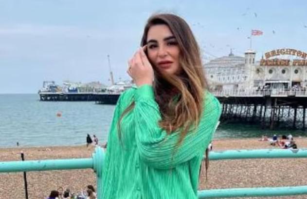 মাসে ৩০ কোটি টাকার শপিং করেন যে নারী!