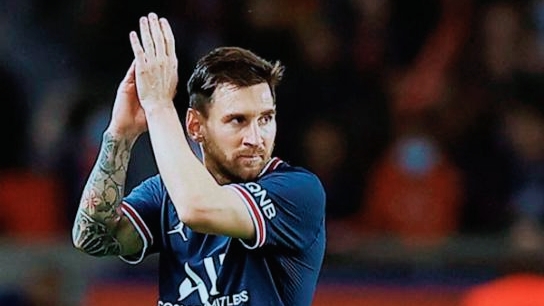 পিএসজি ছাড়ছেন মেসি, নিশ্চিত করেছেন তার কোচ