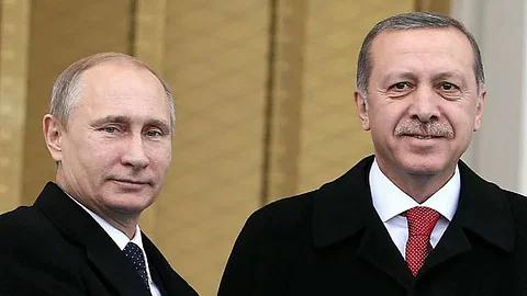 ইউক্রেনের সঙ্গে শস্য চুক্তি নবায়নে পুতিনকে রাজি করালেন এরদোয়ান!