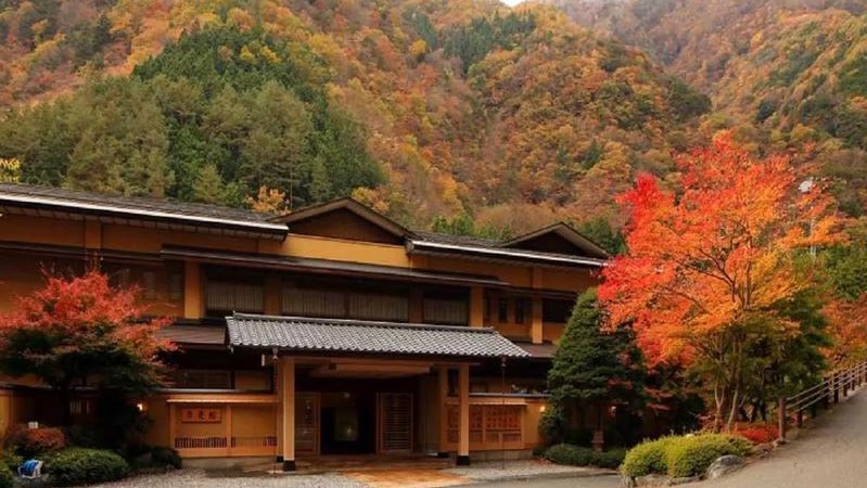 ৫২ প্রজন্মের হাত ধরে এখনো টিকে আছে যে প্রাচীন হোটেল!