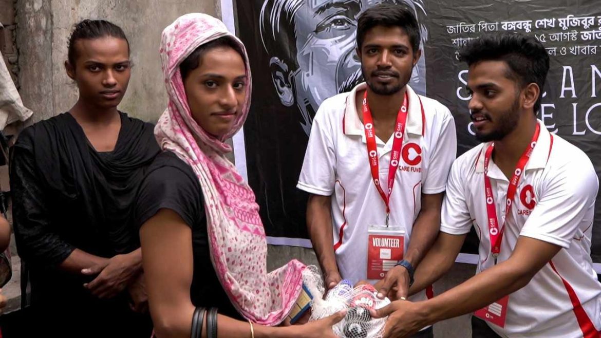 সমাজের পিছিয়ে পড়া মানুষের পাশে ‘ কেয়ার ফান্ডস পরিবার ‘