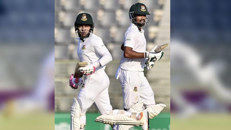 ফিরে গেলেন শান্ত, ফিফটি মুশফিকের